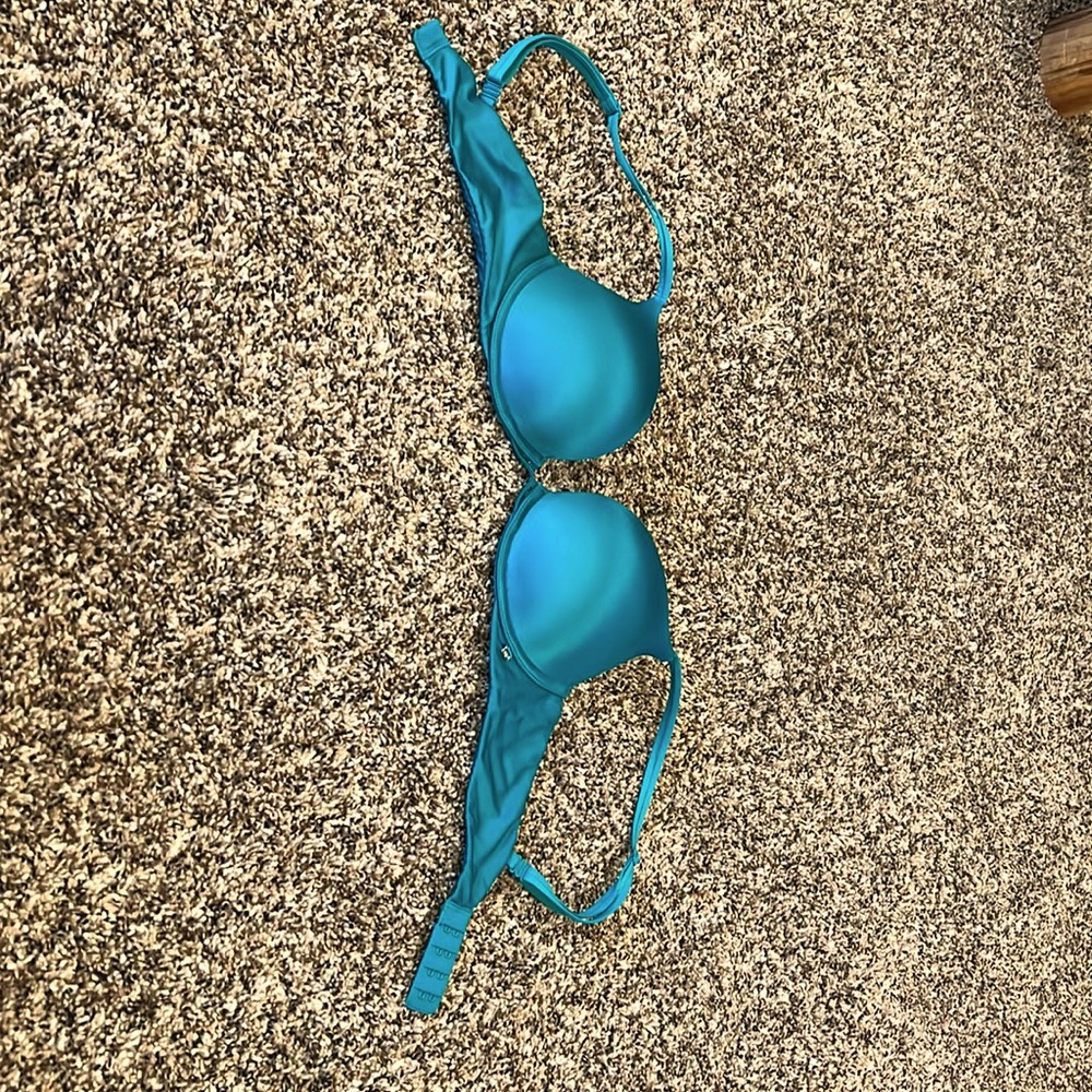 Victorias Secret Very Sexy Push up Bra 32C